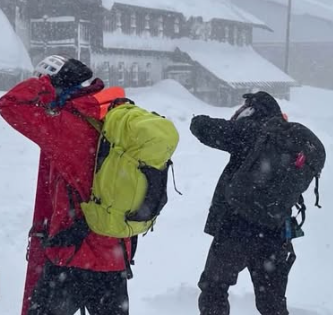 Avalanche Kills Skiers